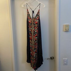 Midi, A-line, multicolor ASTR the label dress in size medium. Only worn once.